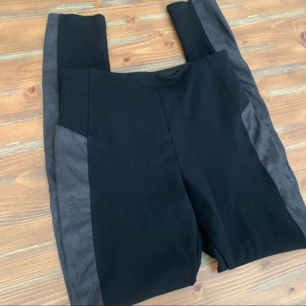 Lysse Black Leggings Faux Leather Panels. XS - Picture 5 of 7